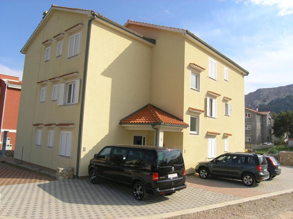Apartments Biljana For Relaxing Holidays In Baska Exteriör bild