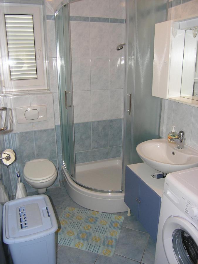 Apartments Biljana For Relaxing Holidays In Baska Exteriör bild